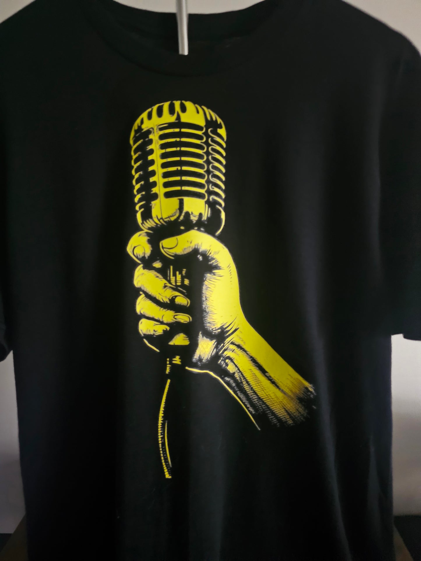 Black Graphic T-Shirt – Vintage Microphone Design