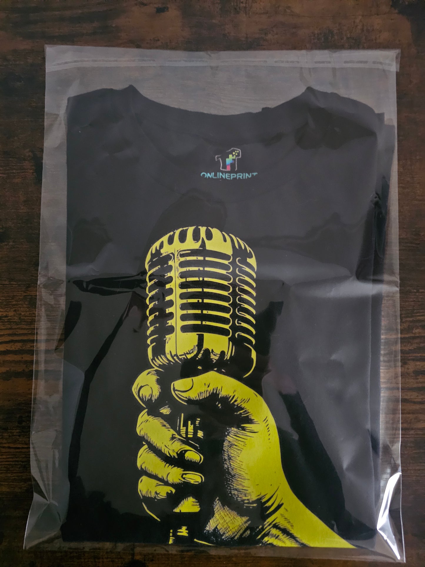 Black Graphic T-Shirt – Vintage Microphone Design